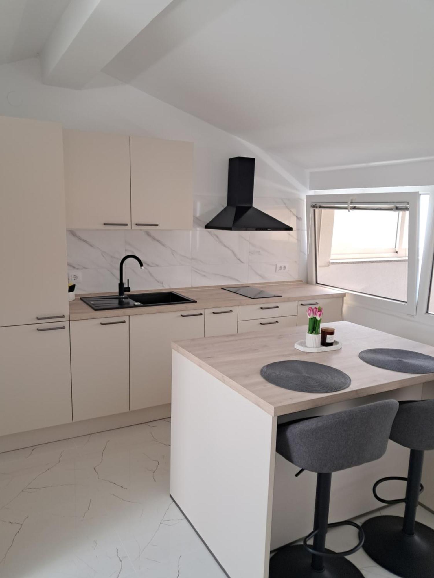 Studio Apartman Nega 2 ロヴィニ エクステリア 写真